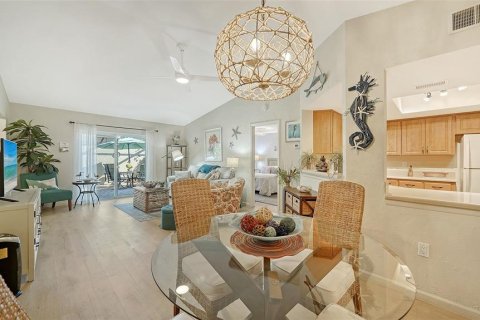 Villa ou maison à vendre à Sarasota, Floride: 2 chambres, 95.5 m2 № 2427503 - photo 14