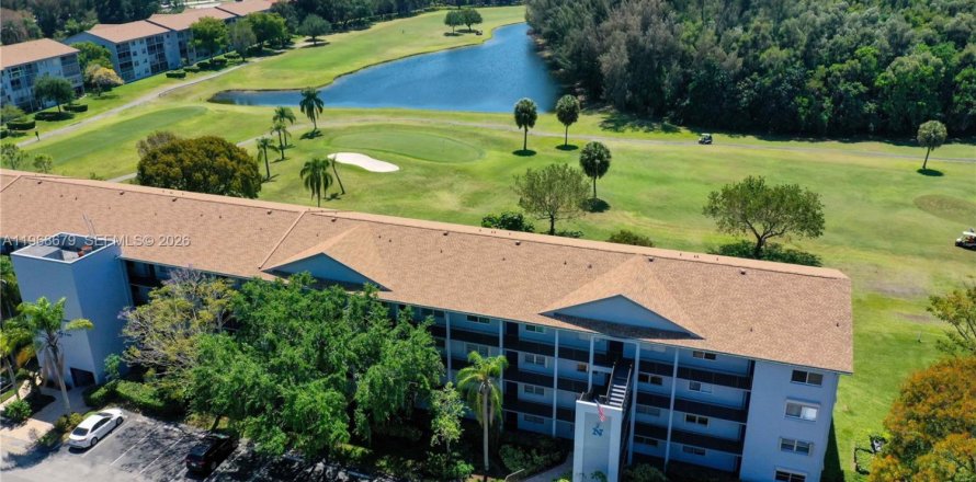 Кондоминиум с 2 спальнями в Пемброк-Пайнс, Флорида № 2030275