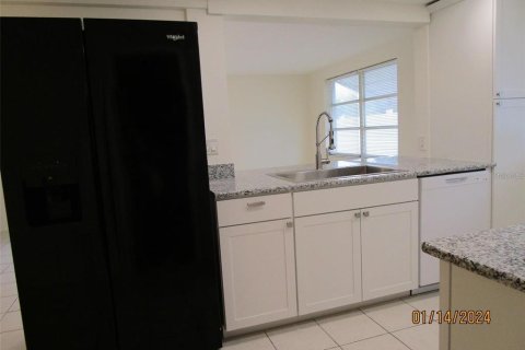 House in Holiday, Florida 2 bedrooms, 116.96 sq.m. № 1791866 - photo 13