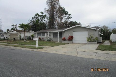 House in Holiday, Florida 2 bedrooms, 116.96 sq.m. № 1791866 - photo 29