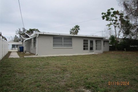 House in Holiday, Florida 2 bedrooms, 116.96 sq.m. № 1791866 - photo 24