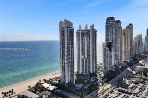 Copropriété à vendre à Sunny Isles Beach, Floride: 2 chambres, 139.26 m2 № 2042014 - photo 23