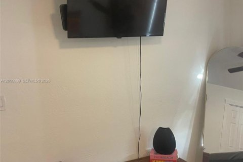 Купить коммерческую недвижимость в Холливуд, Флорида 155.33м2, № 2069152 - фото 8