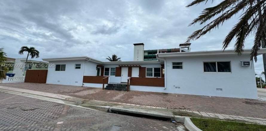 Propiedad comercial en Hollywood, Florida 155.33 m2 № 2069152