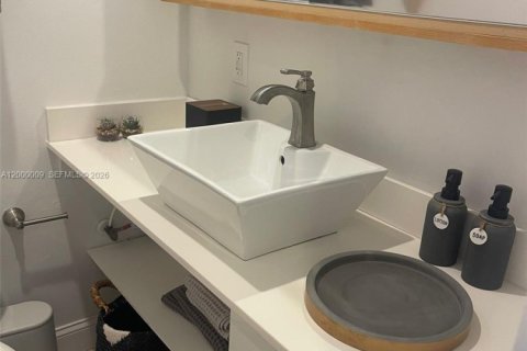 Купить коммерческую недвижимость в Холливуд, Флорида 155.33м2, № 2069152 - фото 19