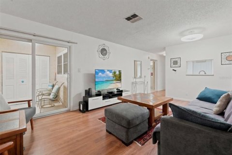 Condominio en venta en Clearwater, Florida, 1 dormitorio, 59.83 m2 № 2231279 - foto 28
