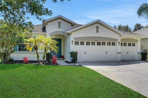 House in Mount Dora, Florida 4 bedrooms, 225.38 sq.m. № 1757160 - photo 1