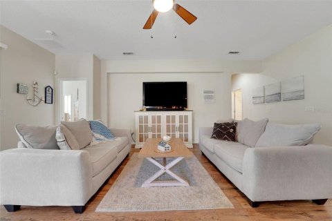 House in Mount Dora, Florida 4 bedrooms, 225.38 sq.m. № 1757160 - photo 19