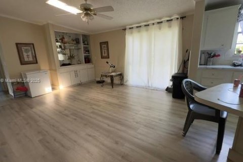 Снять в аренду квартиру в Хомстед, Флорида 3 спальни, 157м2, № 1809352 - фото 7