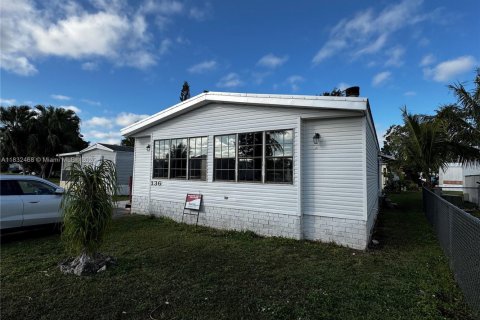 Снять в аренду квартиру в Хомстед, Флорида 3 спальни, 157м2, № 1809352 - фото 1