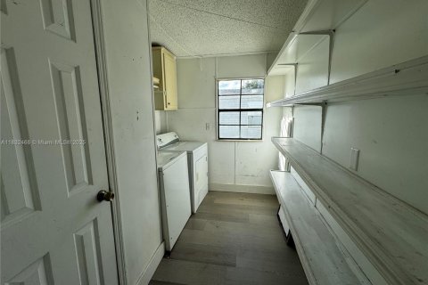 Снять в аренду квартиру в Хомстед, Флорида 3 спальни, 157м2, № 1809352 - фото 15