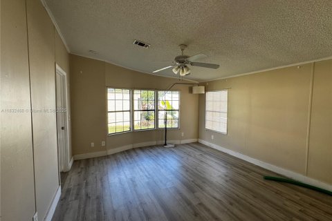 Снять в аренду квартиру в Хомстед, Флорида 3 спальни, 157м2, № 1809352 - фото 14