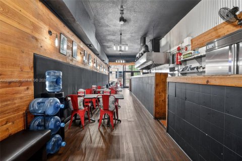Купить коммерческую недвижимость в Майами-Бич, Флорида № 2084068 - фото 18