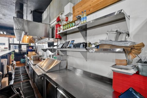 Купить коммерческую недвижимость в Майами-Бич, Флорида № 2084068 - фото 9