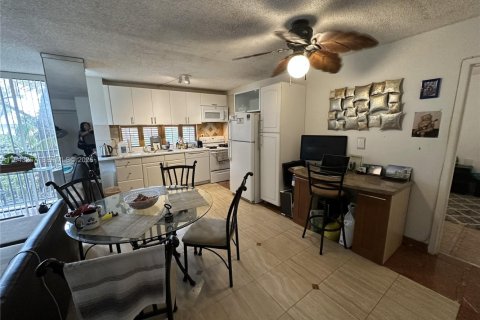 Condo in Sunny Isles Beach, Florida, 1 bedroom  № 2000783 - photo 3