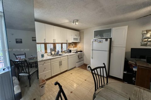 Condo in Sunny Isles Beach, Florida, 1 bedroom  № 2000783 - photo 5