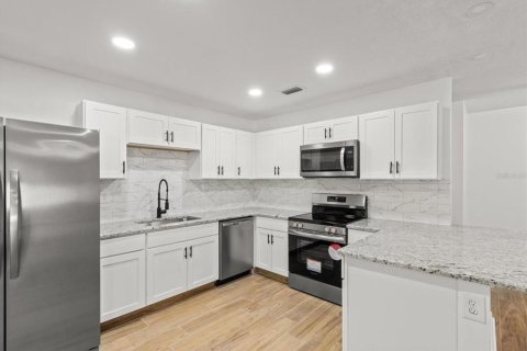 House in Citrus Springs, Florida 4 bedrooms, 190.54 sq.m. № 1732855 - photo 8