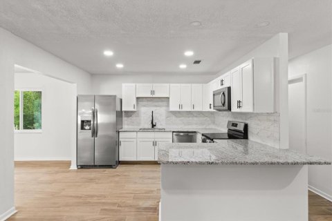 House in Citrus Springs, Florida 4 bedrooms, 190.54 sq.m. № 1732855 - photo 7