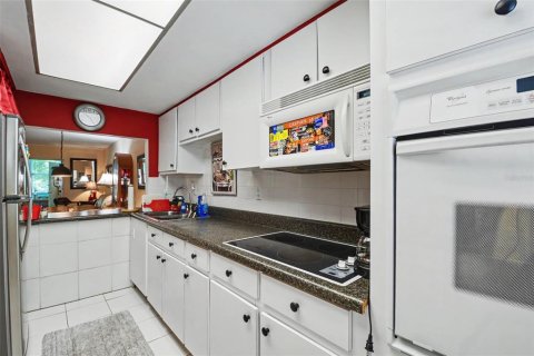 Condo in Dunedin, Florida, 2 bedrooms № 2196823 - photo 8