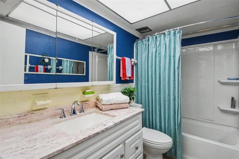 Condo in Dunedin, Florida, 2 bedrooms № 2196823 - photo 28