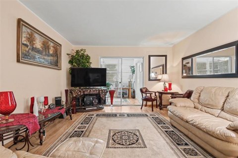 Condo in Dunedin, Florida, 2 bedrooms № 2196823 - photo 17