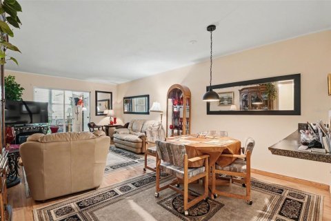 Condo in Dunedin, Florida, 2 bedrooms № 2196823 - photo 12