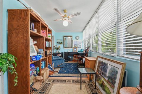 Condo in Dunedin, Florida, 2 bedrooms № 2196823 - photo 18