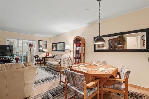 Condo in Dunedin, Florida, 2 bedrooms № 2196823 - photo 13