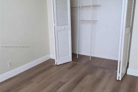 Condo in Tamarac, Florida, 2 bedrooms  № 1950203 - photo 24