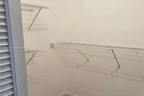 Condo in Tamarac, Florida, 2 bedrooms  № 1950203 - photo 19