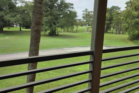 Condo in Tamarac, Florida, 2 bedrooms  № 1950203 - photo 8