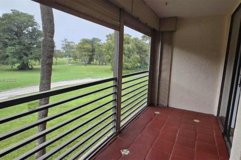 Condo in Tamarac, Florida, 2 bedrooms  № 1950203 - photo 7