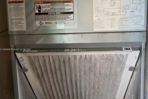 Condo in Tamarac, Florida, 2 bedrooms  № 1950203 - photo 27