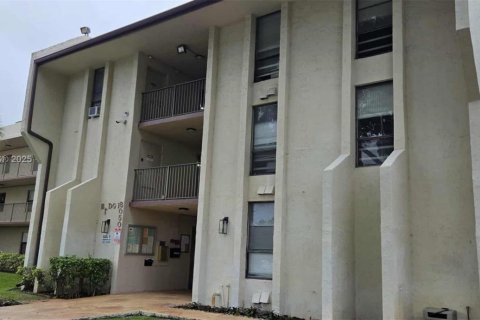 Condo in Tamarac, Florida, 2 bedrooms  № 1950203 - photo 30