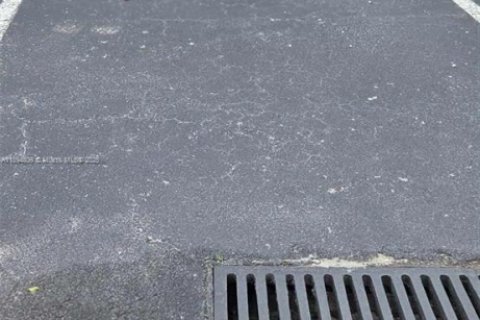 Condo in Tamarac, Florida, 2 bedrooms  № 1950203 - photo 29