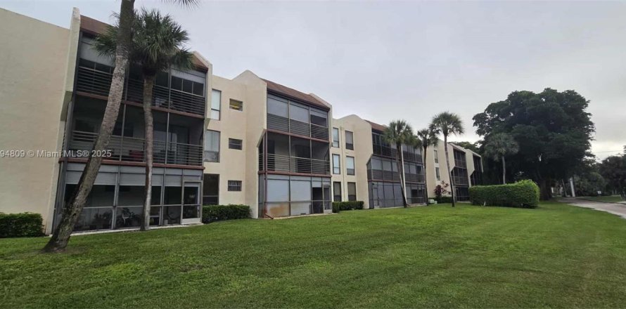 Condo in Tamarac, Florida, 2 bedrooms  № 1950203