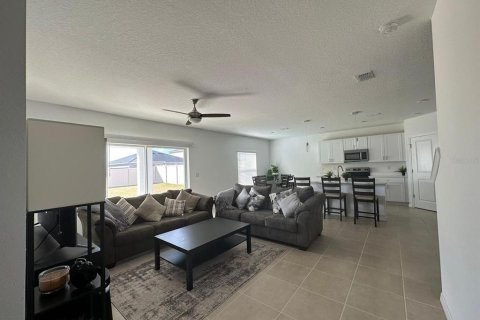 House in Davenport, Florida 5 bedrooms, 220.27 sq.m. № 2217329 - photo 7