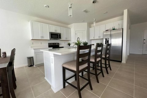 House in Davenport, Florida 5 bedrooms, 220.27 sq.m. № 2217329 - photo 8