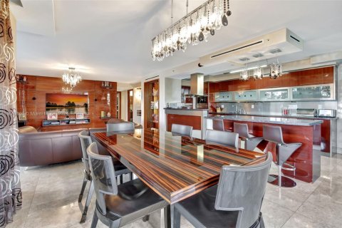 Купить кондоминиум в Авентура, Флорида 2 спальни, 169.55м2, № 1606714 - фото 1