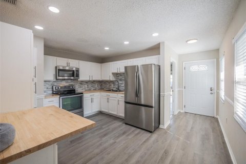 Apartamento en alquiler en Poinciana, Florida, 3 dormitorios, 115.38 m2 № 1782285 - foto 2