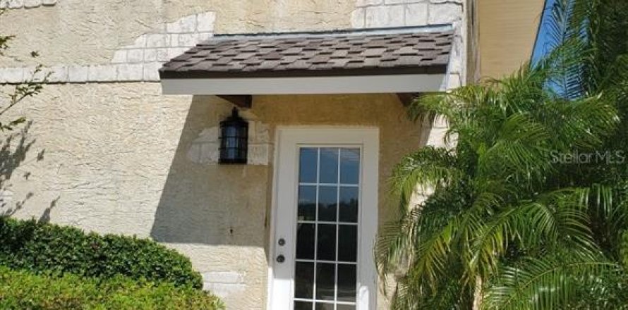 Apartamento en Umatilla, Florida 1 dormitorio, 140.47 m2 № 1677228