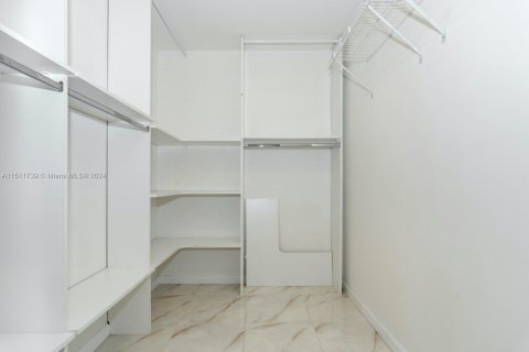 Condo in North Miami Beach, Florida, 2 bedrooms  № 1872384 - photo 20