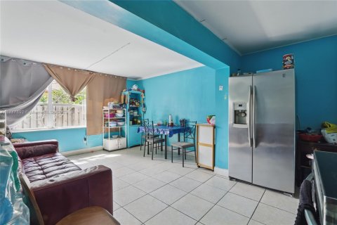 House in West Palm Beach, Florida 3 bedrooms, 122.45 sq.m. № 1701942 - photo 23