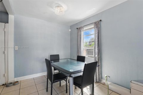 House in West Palm Beach, Florida 3 bedrooms, 122.45 sq.m. № 1701942 - photo 8