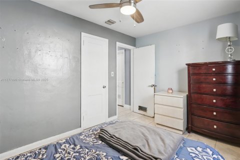 House in West Palm Beach, Florida 3 bedrooms, 122.45 sq.m. № 1701942 - photo 18