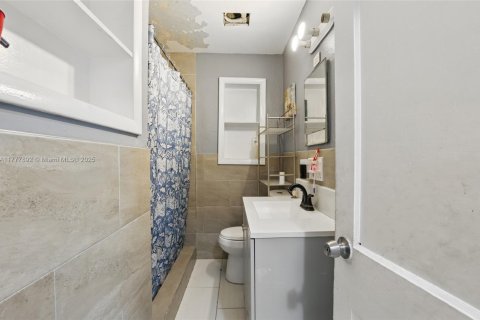 House in West Palm Beach, Florida 3 bedrooms, 122.45 sq.m. № 1701942 - photo 13