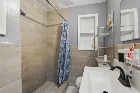 House in West Palm Beach, Florida 3 bedrooms, 122.45 sq.m. № 1701942 - photo 15