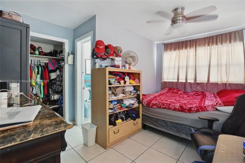 House in West Palm Beach, Florida 3 bedrooms, 122.45 sq.m. № 1701942 - photo 24