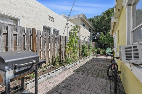House in West Palm Beach, Florida 3 bedrooms, 122.45 sq.m. № 1701942 - photo 21
