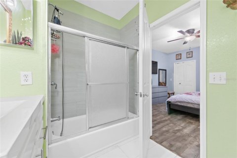 Condo in Orlando, Florida, 4 bedrooms  № 1520758 - photo 24